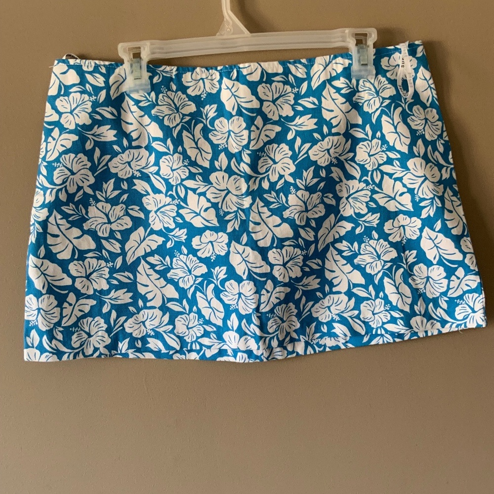 Ladies mini skirt